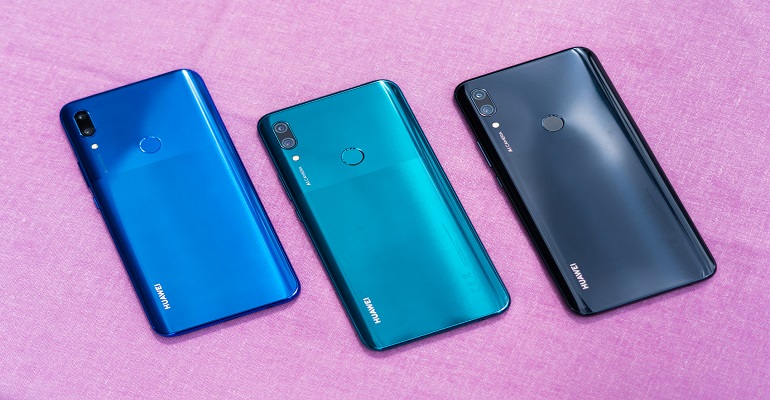 Huawei P Smart Z 64 GB/ 4GB variant is available in silver, dark blue, and midnight black