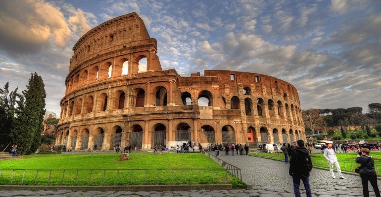5 Beautiful Destinations to Explore with a Travel Loan