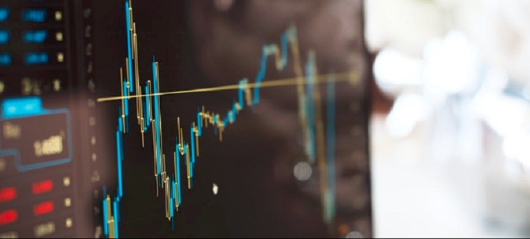 As Rates Fall, Take a Personal Loan to Improve your Credit Score Easily