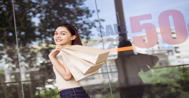 Loan for Travel Best shopping destinations for a memorable vacation in Europe