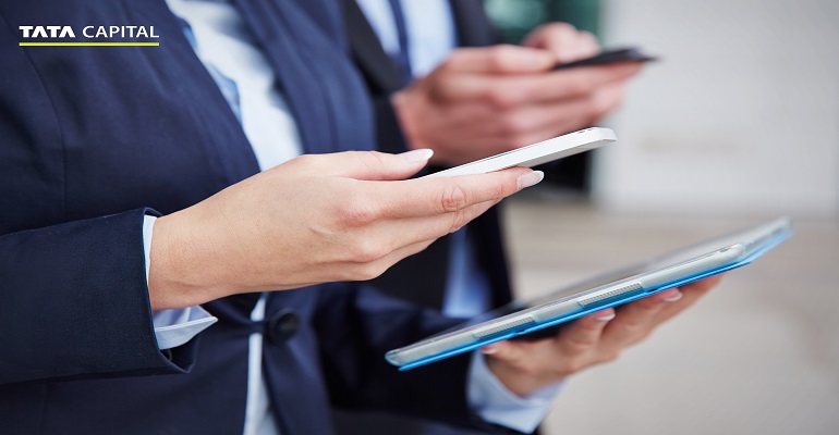 Huawei Mate X vs iPhone XS Max: Which one to choose?